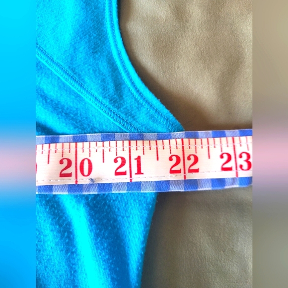 4 for $30 ๐ Under Armor cap sleeve keyhole mesh back turquoise t-shirt size LG - Picture 5 of 7